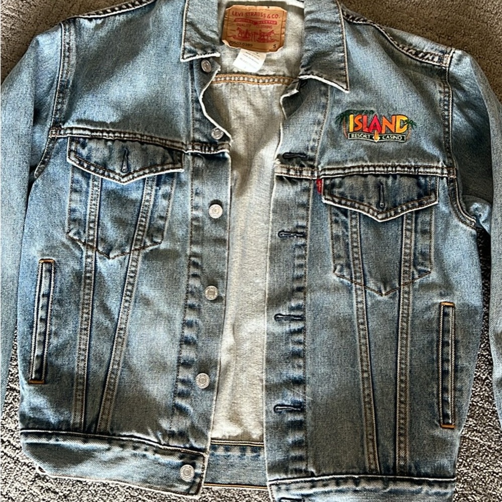 Levi's Light Blue Denim Jacket with Island Logo